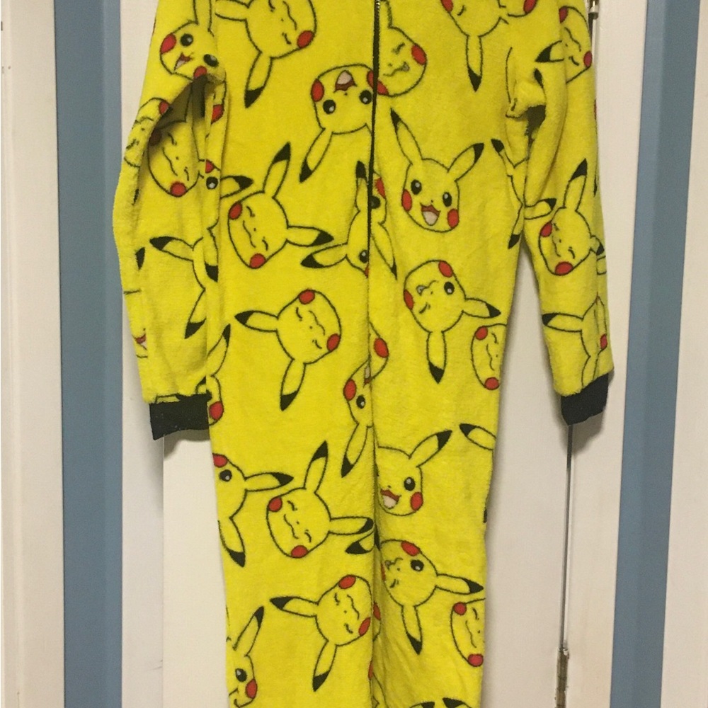 Boys Pikachu zip up pyjama